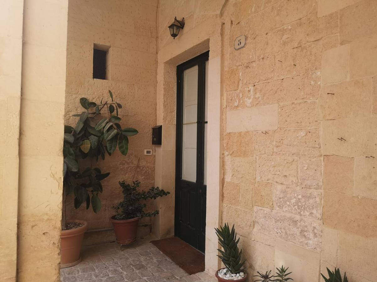 Piazzetta Acquaviva Apartment Лече Екстериор снимка